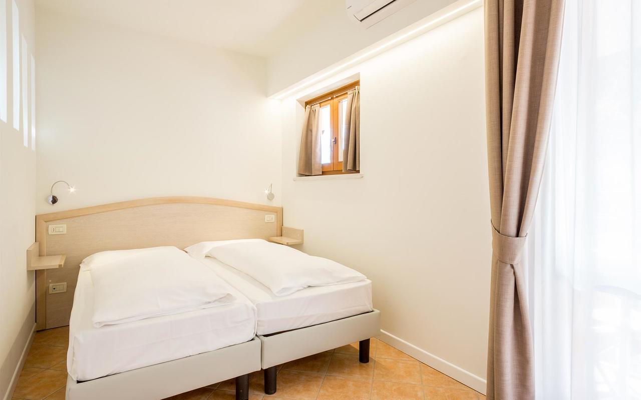 Hotel La Gardenia & Villa Oleandra ลีโมเนซุลการ์ดา ห้อง รูปภาพ