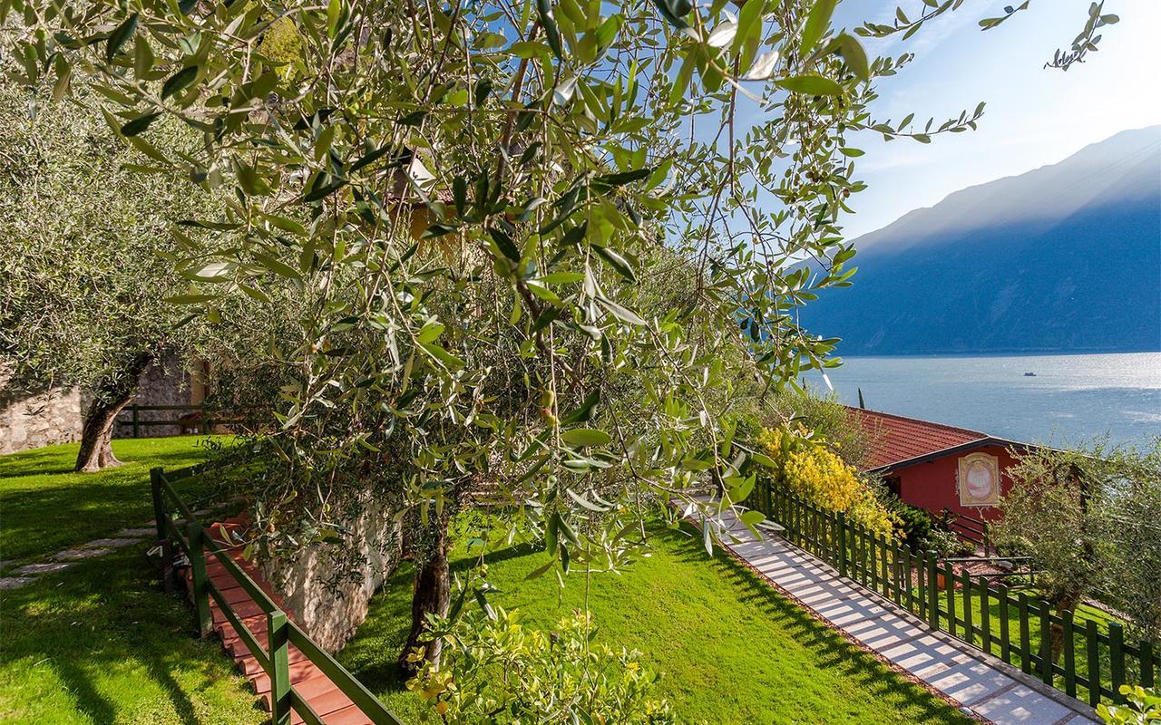 Hotel La Gardenia & Villa Oleandra ลีโมเนซุลการ์ดา ภายนอก รูปภาพ