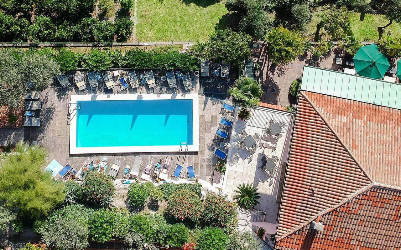 Hotel La Gardenia & Villa Oleandra ลีโมเนซุลการ์ดา ภายนอก รูปภาพ